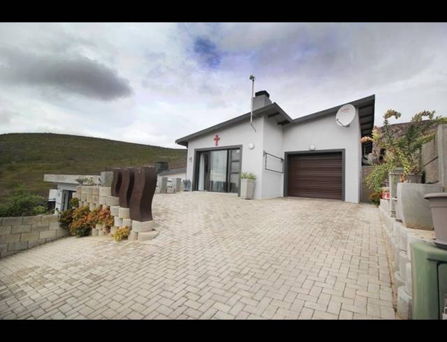 2 BEDROOM TOWNHOUSE FOR SALE IN ISLAND VIEW
